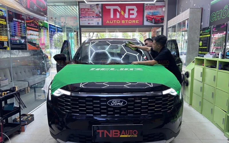 Địa chỉ dán phim cách nhiệt Thủ Đức - Hệ thống TNB Auto 13 Thi công dán phim cách nhiệt Thủ Đức thực tế tại Hệ thống TNB Auto