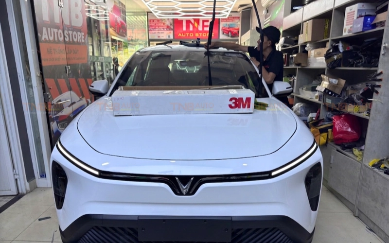 Địa chỉ dán phim cách nhiệt Thủ Đức - Hệ thống TNB Auto 15 Thi công dán phim cách nhiệt Thủ Đức thực tế tại Hệ thống TNB Auto