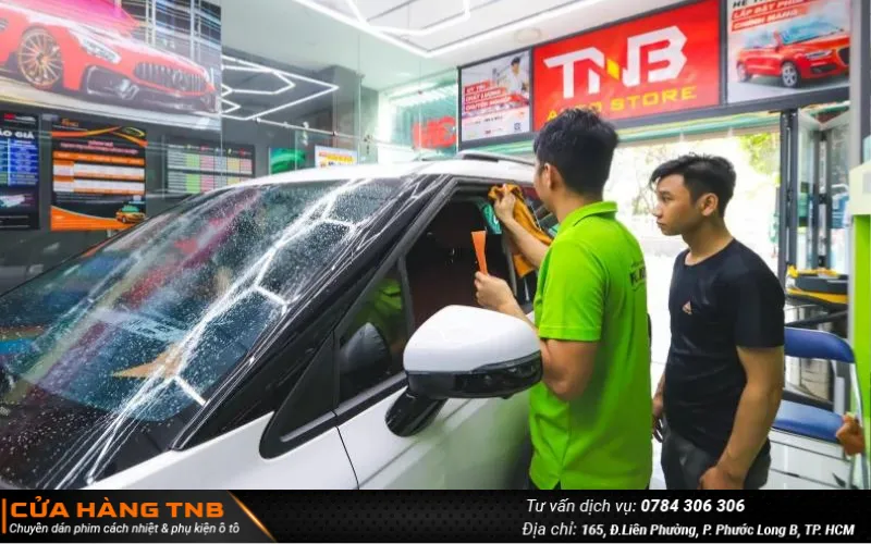 Kia Carnival nên dán phim cách nhiệt loại nào? 