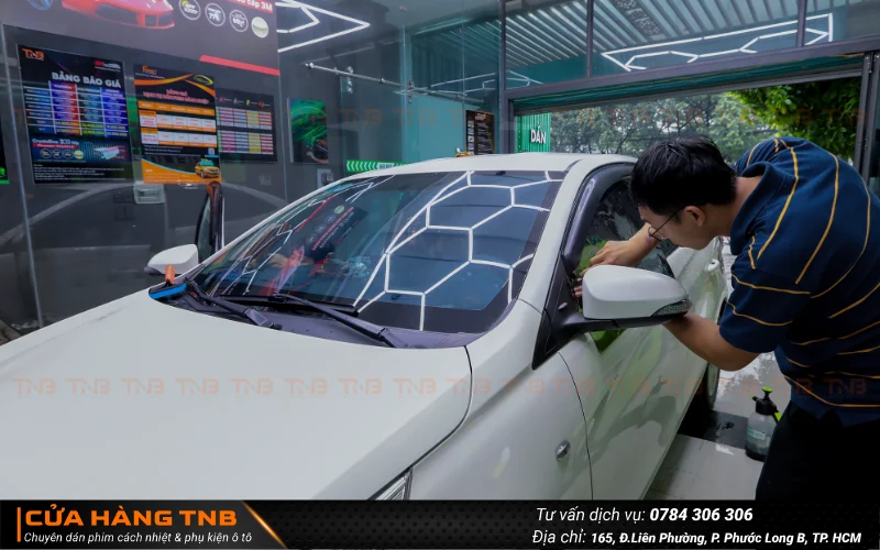 Dán phim cách nhiệt Toyota Vios tăng sự riêng tư cho không gian