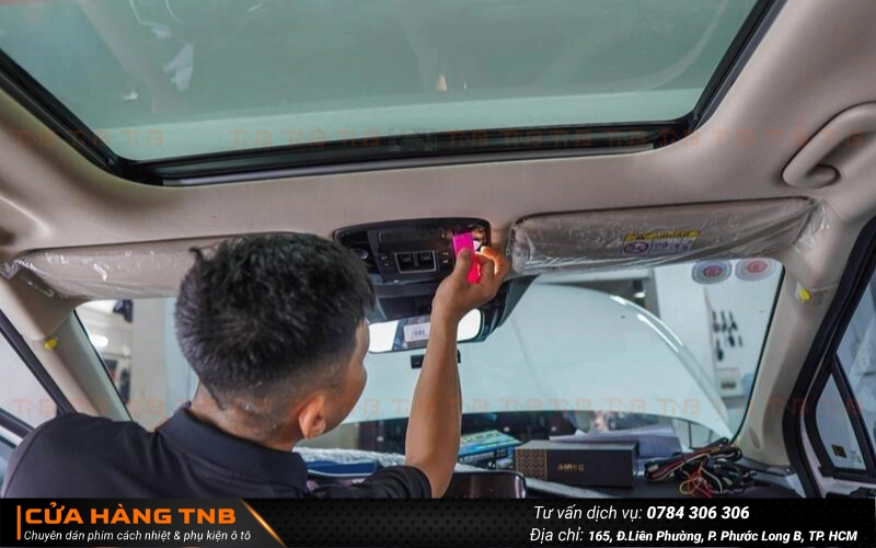 Dán PPF nội thất xe Kia Carnival – Bảo vệ nội thất xe toàn diện, tăng sang trọng 3 TNB Auto Store địa chỉ dán PPF nội thất xe Kia Carnival uy tín