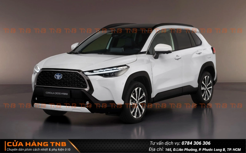 Lắp phụ kiện trên xe Toyota Cross