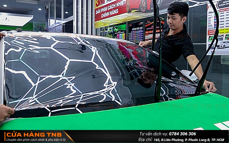 Phim cách nhiệt ô tô Hyundai Santafe 2024 là một phụ kiện cực kỳ quan trọng mà hầu hết các chủ xe đều lắp đặt ngay sau mua xe