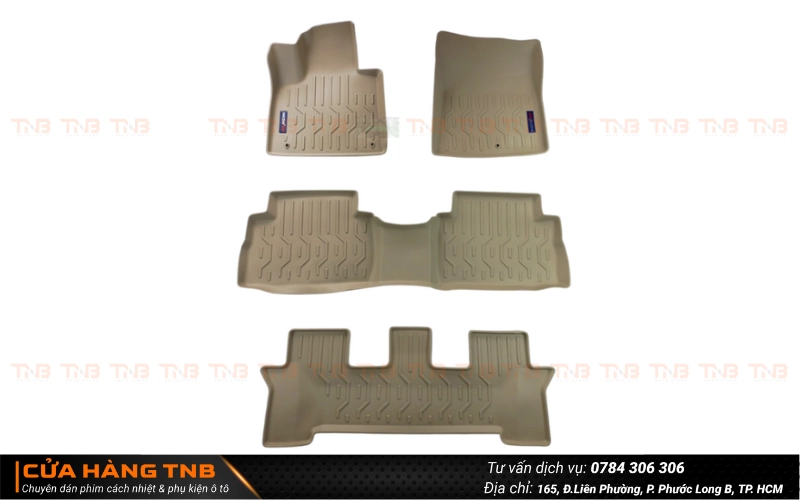 Thảm lót sàn giúp bảo vệ sàn xe Hyundai Santafe 2024 khỏi bụi bẩn, bùn đất và nước,...