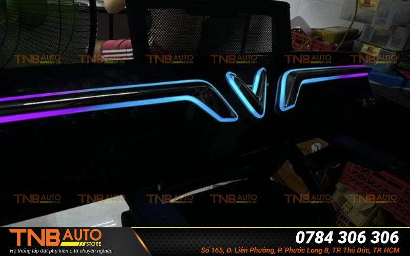 Led logo chữ V trước hoặc sau cho VF3 14 Thời gian độ LED logo chữ V trước và sau cho xe VinFast VF3 thường dao động từ 2 - 4 tiếng