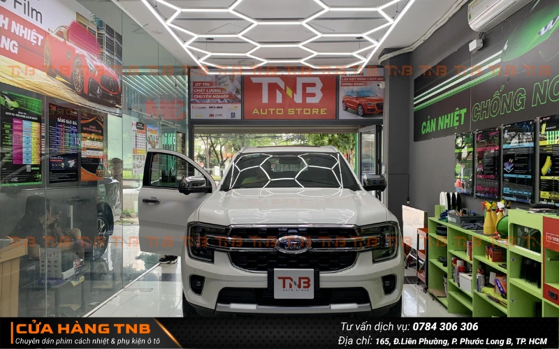 Nâng cấp phụ kiện Ford Everest giúp chiếc xe trở nên cao cấp, hiện đại hơn và thể hiện cá tính riêng