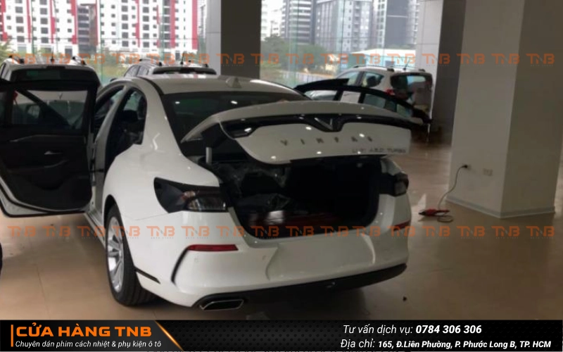 Trang bị phụ kiện cho VinFast Lux A – Nên chọn gì? 6 Cốp điện tự động VinFast Lux A