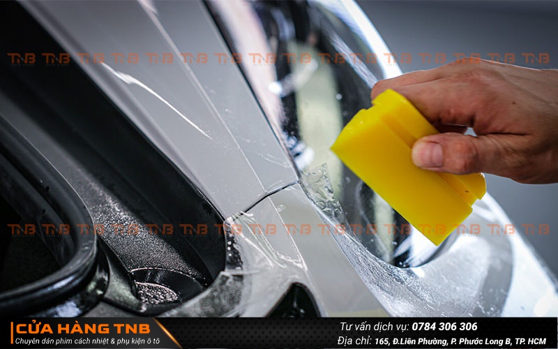 Dán PPF bảo vệ sơn cho xe Hyundai Accent giúp chống trầy xước, bong tróc sơn do tiếp xúc với tia UV