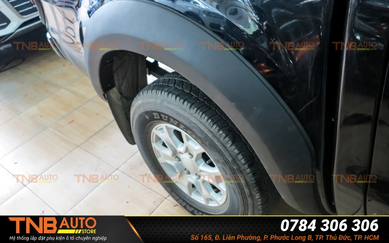 Ốp cua bánh hạn chế bùn đất cho xe Ford Ranger
