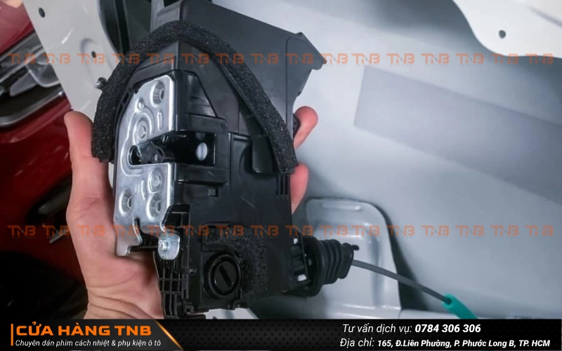 Cửa hít tự động cho xe Toyota Fortuner