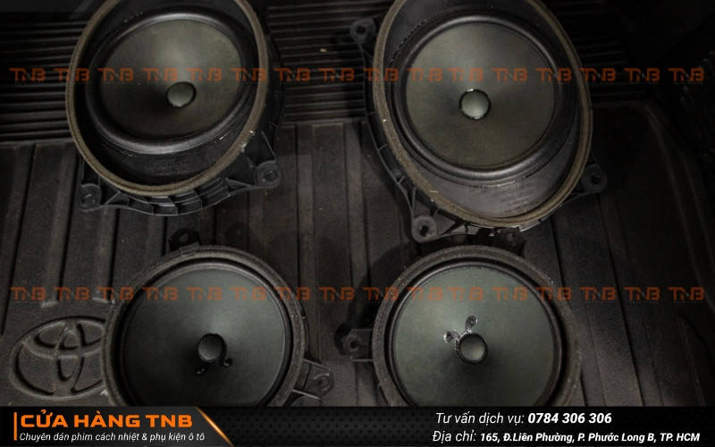 Nâng cấp âm thanh cho xe Toyota Fortuner