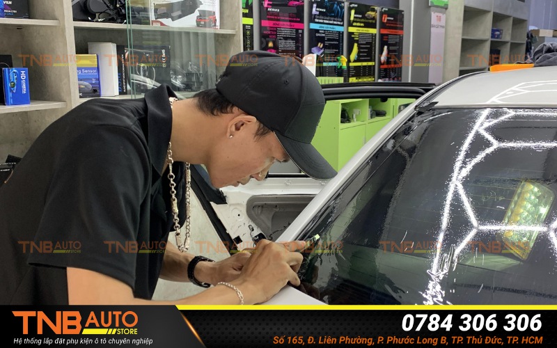 Dán phim cách nhiệt BMW 530i cao cấp | Giá tốt 9 Dán chống nóng xe BMW 530i có tính năng giảm độ chói giúp duy trì tầm nhìn rõ ràng, an toàn trong mọi điều kiện ánh sáng