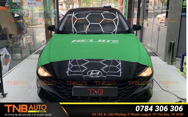 Xe Hyundai Elantra nên dán phim cách nhiệt giúp chống nóng, cản tia UV cho không gian mà không ảnh hưởng đến tầm nhìn qua kính