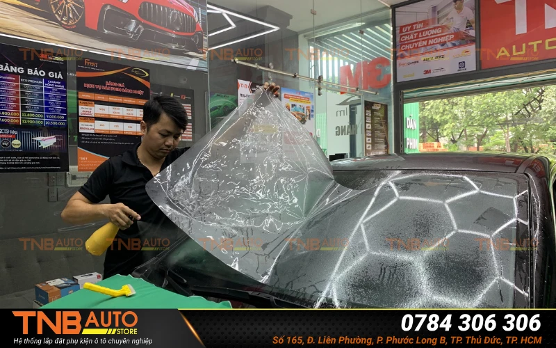 Dán phim cách nhiệt Kia Sorento Chống nóng, chống chói 6 Hệ thống lắp đặt phụ kiện ô tô TNB Auto Store là địa chỉ dán phim cách nhiệt uy tín tại Thủ Đức