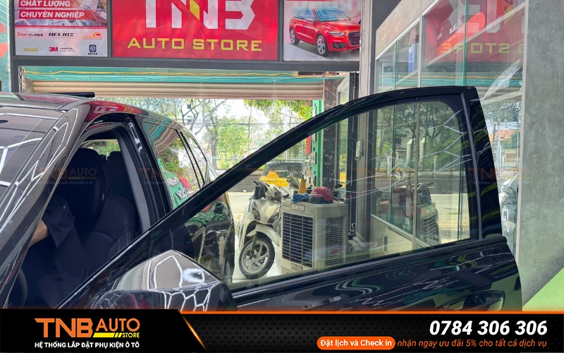 Hệ thống TNB Auto địa chỉ dán phim cách nhiệt Vinfast Limo Green chất lượng và uy tín tại Thủ Đức, TP.HCM 