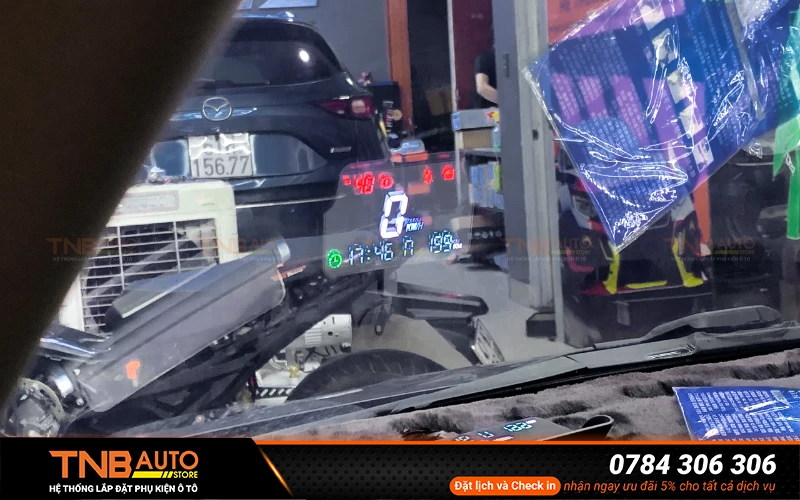 Tính năng nổi bật của màn hình HUD kính lái VinFast VF5 chính hãng tại TNB Auto Store