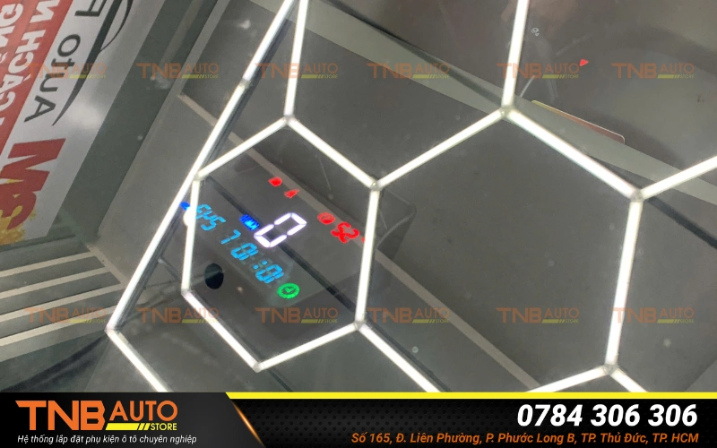 Màn hình HUD Vinfast VF3 rõ nét, bảo hành 12 - 36 tháng, lắp zin 23 Cấu tạo cơ bản của màn hình HUD trên xe VF3