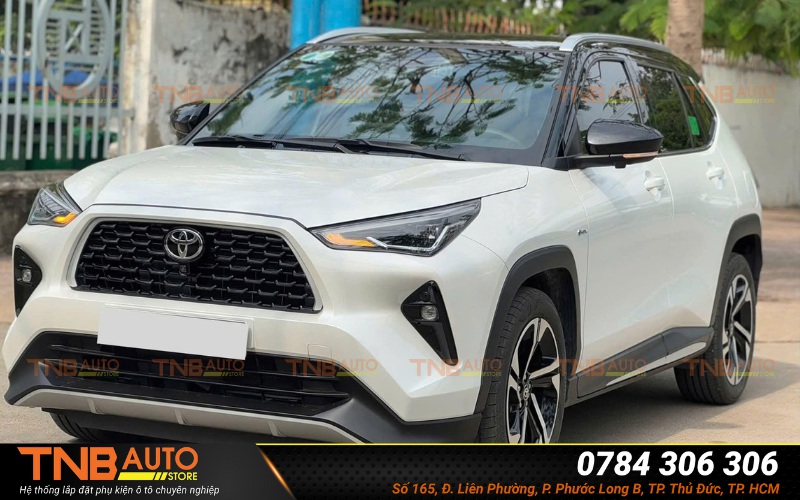 Lắp phụ kiện xe Toyota Yaris Cross là cách để tối ưu hóa trải nghiệm lái, tăng cường sự tiện nghi và bảo vệ xe