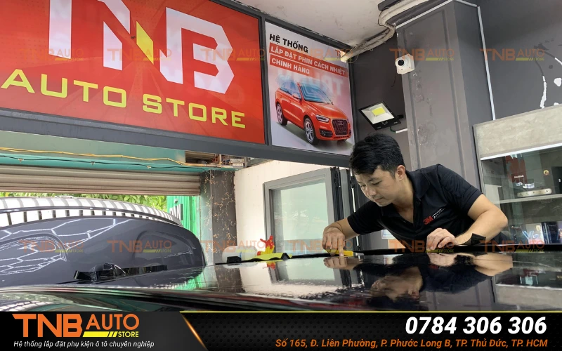 Tư vấn gói dán phim cách nhiệt VinFast VF9 theo nhu cầu 7 Hệ thống lắp đặt phụ kiện ô tô TNB Auto Store là địa chỉ dán phim cách nhiệt VinFast VF9 chuyên nghiệp