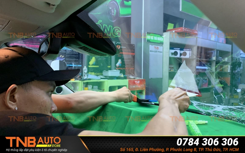 Dán phim cách nhiệt MG RX5 là giải pháp hiệu quả giúp bảo vệ xe và nâng cao trải nghiệm lái