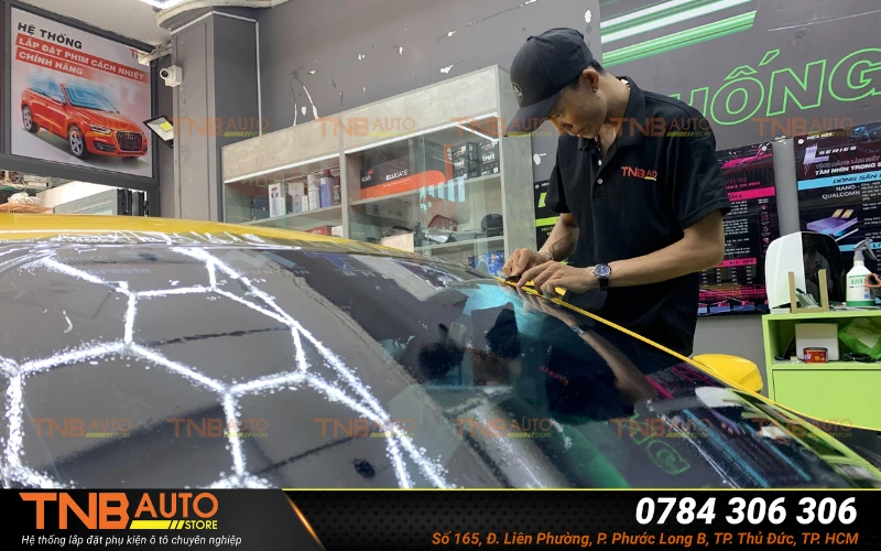 Dán phim cách nhiệt cho kính lái MG5