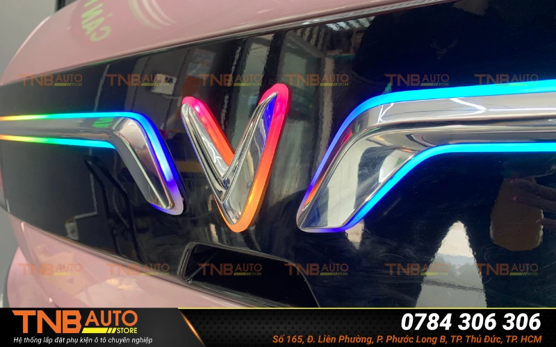 Phụ kiện ô tô Thủ Đức chính hãng, giá tốt TNB Auto 9 Độ Led logo và led cánh chim cho Vinfast Vf3