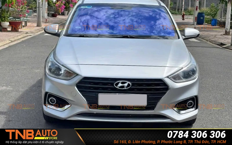 Độ đèn Hyundai Accent Kinh nghiệm & chi phí lắp 2025 11 1 Đánh giá đèn gầm nguyên bản của Hyundai Accent