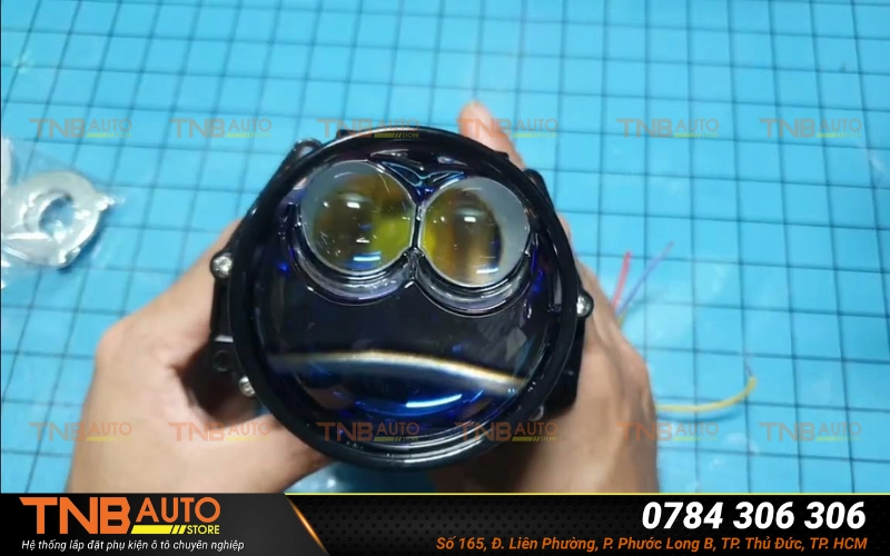 Đèn bi gầm mắt ếch là loại đèn pha hoặc đèn gầm được thiết kế với hình dạng đặc trưng