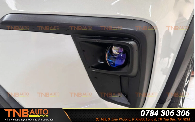 Kinh nghiệm độ bi gầm Honda BRV chất lượng, an toàn 6 Độ bi gầm Honda BRV mang lại nhiều lợi ích khác nhau như tăng cường khả năng chiếu sáng vùng thấp giúp cải thiện tầm nhìn quan sát khi di chuyển trong các điều kiện thiếu sáng, mưa bão, sương mù