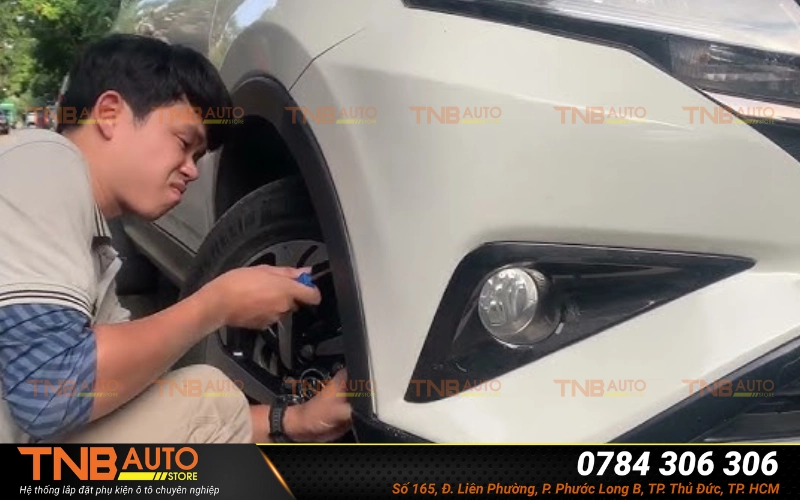 Hệ thống lắp đặt phụ kiện ô tô TNB Auto Store là địa chỉ độ bi gầm Toyota Rush uy tín và chất lượng