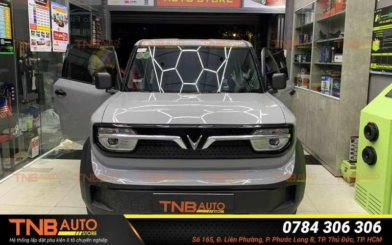 Ốp bảo vệ pin B-Factory cho xe VF3 13 ệ thống lắp đặt phụ kiện ô tô TNB Auto Store là đơn vị thi công tấm ốp bảo vệ pin VF3 uy tín và chất lượng tại khu vực Thủ Đức, TP. HCM