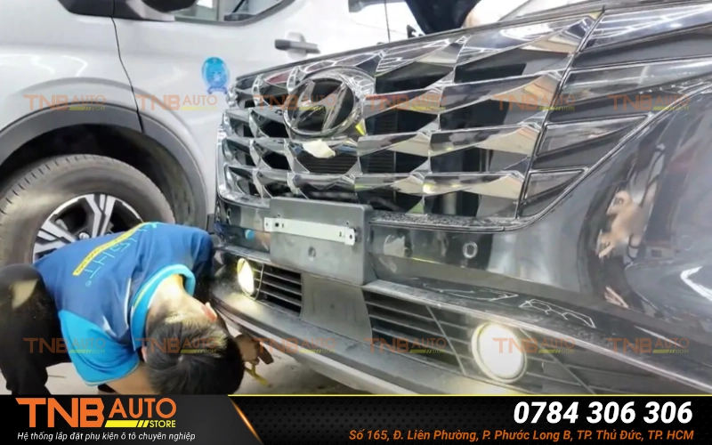 Có nên độ bi gầm Hyundai Tucson không? Ưu nhược điểm 6 Độ bi gầm Hyundai Tucson chất lượng mang đến luồng ánh sáng mạnh mẽ, gom và đều hơn giúp người lái quan sát tốt hơn nhất là khi đi qua những đoạn đường đèo dốc, cua gấp hoặc điều kiện thời tiết xấu như mưa to, sương mù