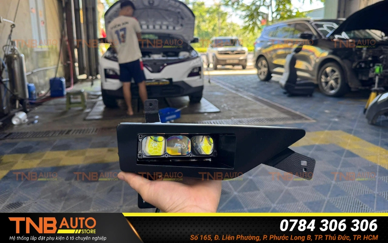 Đèn trợ sáng TS-V3 chính hãng HCLight - Ánh sáng sắc nét, lắp zin 23 Đèn trợ sáng TS-V3 HCLight lắp zin 100% theo xe, không cần cắt đục hay độ chế cùng tính năng điều khiển từ xa tiện lợi.