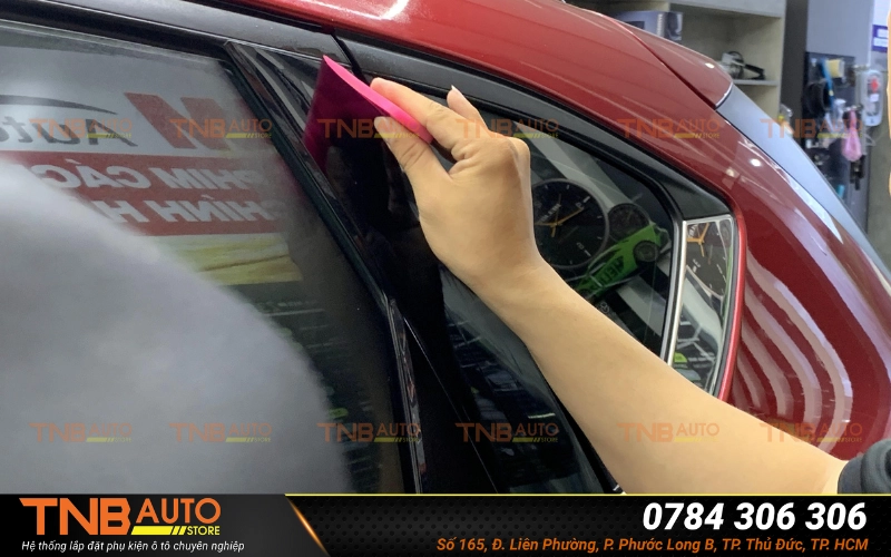 Dán PPF trụ cửa ô tô | Bảo vệ tối ưu, thẩm mỹ bền lâu 5 Dán PPF trụ cửa ô tô mang lại nhiều lợi ích khác nhau không chỉ dừng lại mở việc bảo vệ bề mặt trụ cửa tránh trầy xước