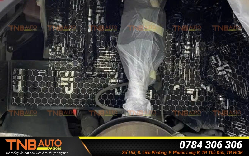 Dán cách âm, chống ồn Vinfast Limo Green chất lượng 14 Hốc bánh xe Limo Green là vị trí gây ồn chủ yếu khi di chuyển