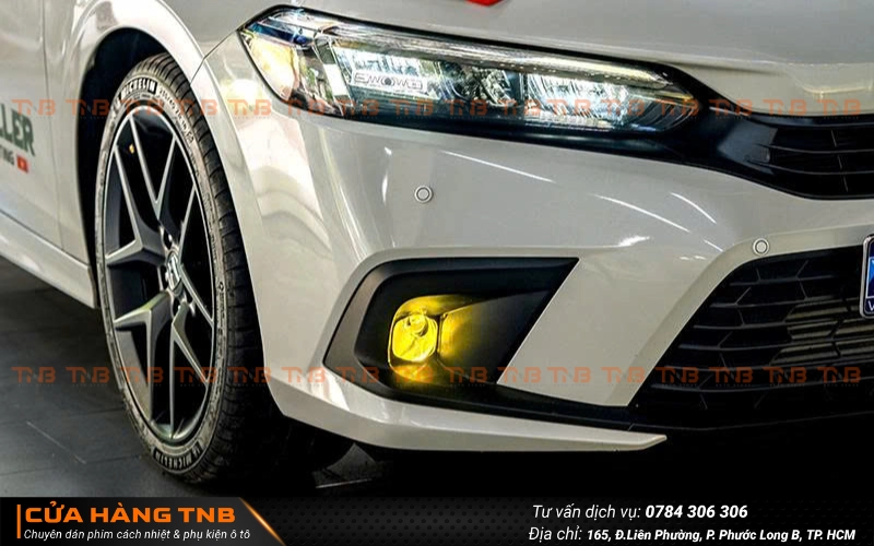 Độ bi gầm Honda Civic chiếu sáng mạnh mẽ, chuẩn kỹ thuật 8 Độ bi gầm cho xe Honda Civic giúp cải thiện khả năng chiếu sáng cùng với đa dạng chế độ chiếu sáng đảm bảo tầm nhìn trong mọi điều kiện khác nhau