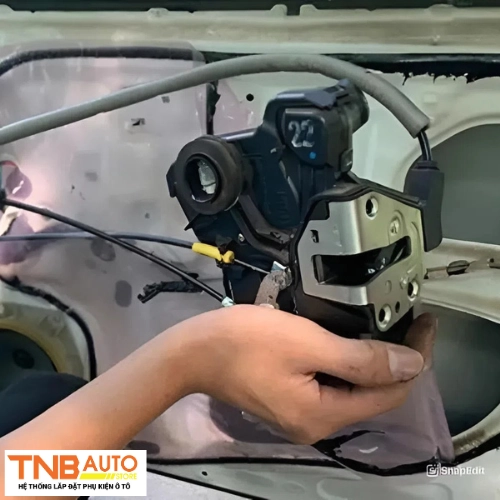 Độ cửa hít xe Vinfast Limo Green, an toàn không độ chế 8