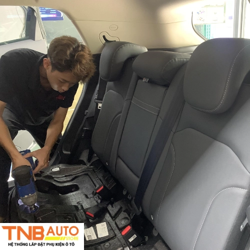 Độ ngã ghế Vinfast VF7 lắp Zin, cam kết không cắt nối 9 Độ ngã ghế Vinfast VF7 lắp Zin 7