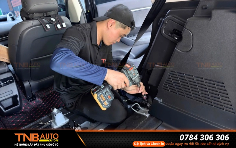 Độ ngã ghế xe Vinfast VF7 là giải pháp được nhiều chủ xe lựa chọn để tăng trải nghiệm tiện nghi và sự thoải mái trên những chuyến đi dài