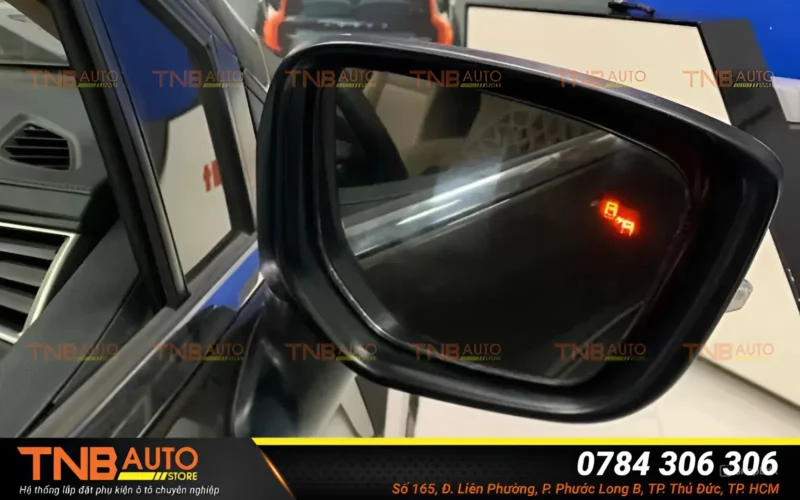 Lắp cảnh báo điểm mù VinFast Limo Green, an toàn lái xe 12 Hệ thống cảnh báo điểm mù Vinfast Limo Green là thiết bị quan trọng giúp tài xế mở rộng tầm nhìn và giảm thiểu rủi ro khi di chuyển trong điều kiện giao thông đông đúc