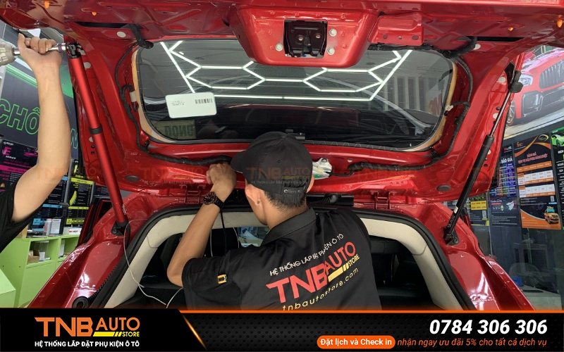 Hệ thống TNB Auto địa chỉ lắp cốp điện VF7 chính hãng, uy tín 