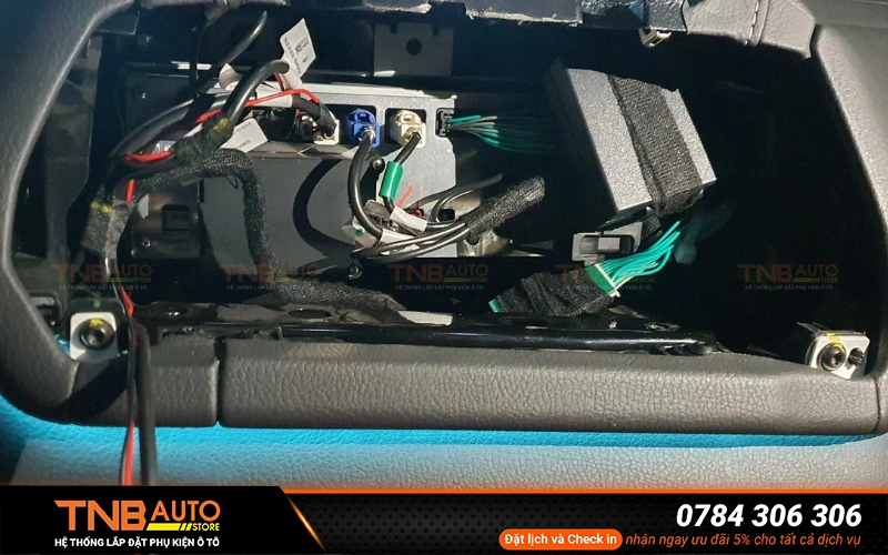 Điểm nổi bật của màn hình HUD MCD91 dành cho VinFast VF9 cắm giắc zin hoàn toàn – không cắt nối dây