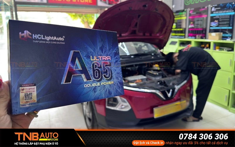 Nâng cấp thay bóng Led VF5 sáng hơn, đảm bảo zin 8 Thay bóng LED VF5 là quá trình thay thế bóng đèn chiếu sáng nguyên bản của xe VinFast VF5 (thường là bóng halogen) bằng bóng LED có hiệu suất chiếu sáng tốt hơn, bền hơn