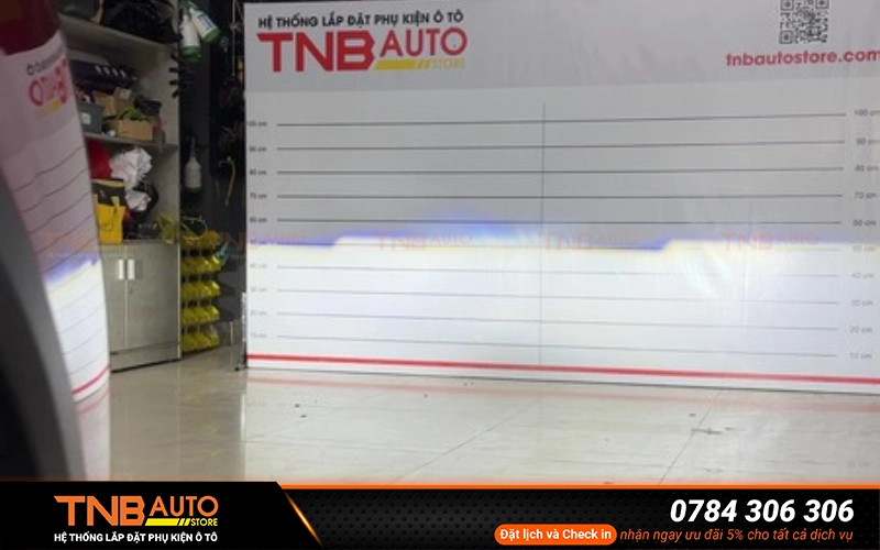 Nâng cấp thay bóng Led VF5 sáng hơn, đảm bảo zin 9 Bóng LED Vinfast VF5 cho ánh sáng trắng sáng rõ ràng hơn so với bóng halogen nguyên bản