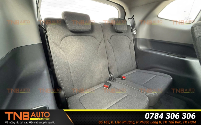 Xe thiết kế 7 chỗ với 3 hàng ghế thoải mái cực phù hợp cho nhu cầu di chuyển gia đình đông người, dịch vụ vận tải hành khách