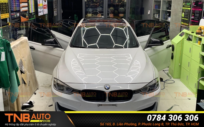 Dán phim cách nhiệt BMW M3 chính hãng, hiệu quả cao 7 Hệ thống kính nguyên bản của BMW M3 chưa đủ khả năng ngăn chặn toàn bộ tác động từ ánh nắng và tia UV