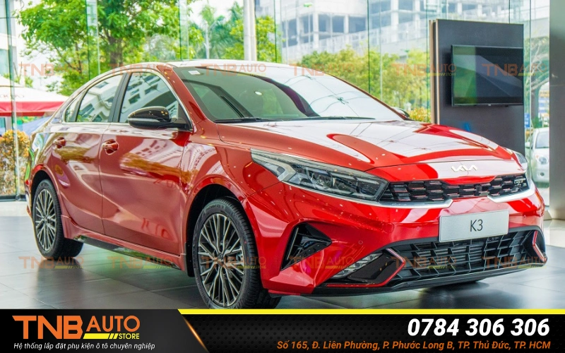 Kia K3 được trang bị hệ thống chiếu sáng tiêu chuẩn ở nhiều phiên bản đèn gầm có ánh sáng yếu chưa thực sự đảm bảo khả năng chiếu sáng tầm thấp