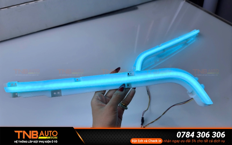Led cánh chim trước Limo Green nhiều màu cực bắt mắt