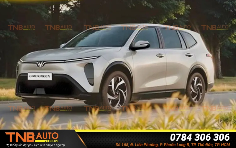Mua xe chạy dịch vụ: Limo Green hay Mitsubishi Xpander? 2 VinFast Limo Green 2025 là mẫu MPV điện 7 chỗ đầu tiên tại Việt Nam mang ý nghĩa mở ra kỷ nguyên mới cho dòng xe gia đình và xe dịch vụ thân thiện với môi trường