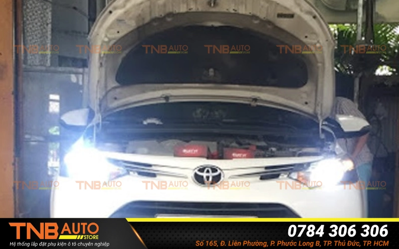 Thay bóng LED cho xe Toyota Vios nâng cấp ánh sáng rõ rệt, vẫn giữ nguyên thiết kế zin của xe
